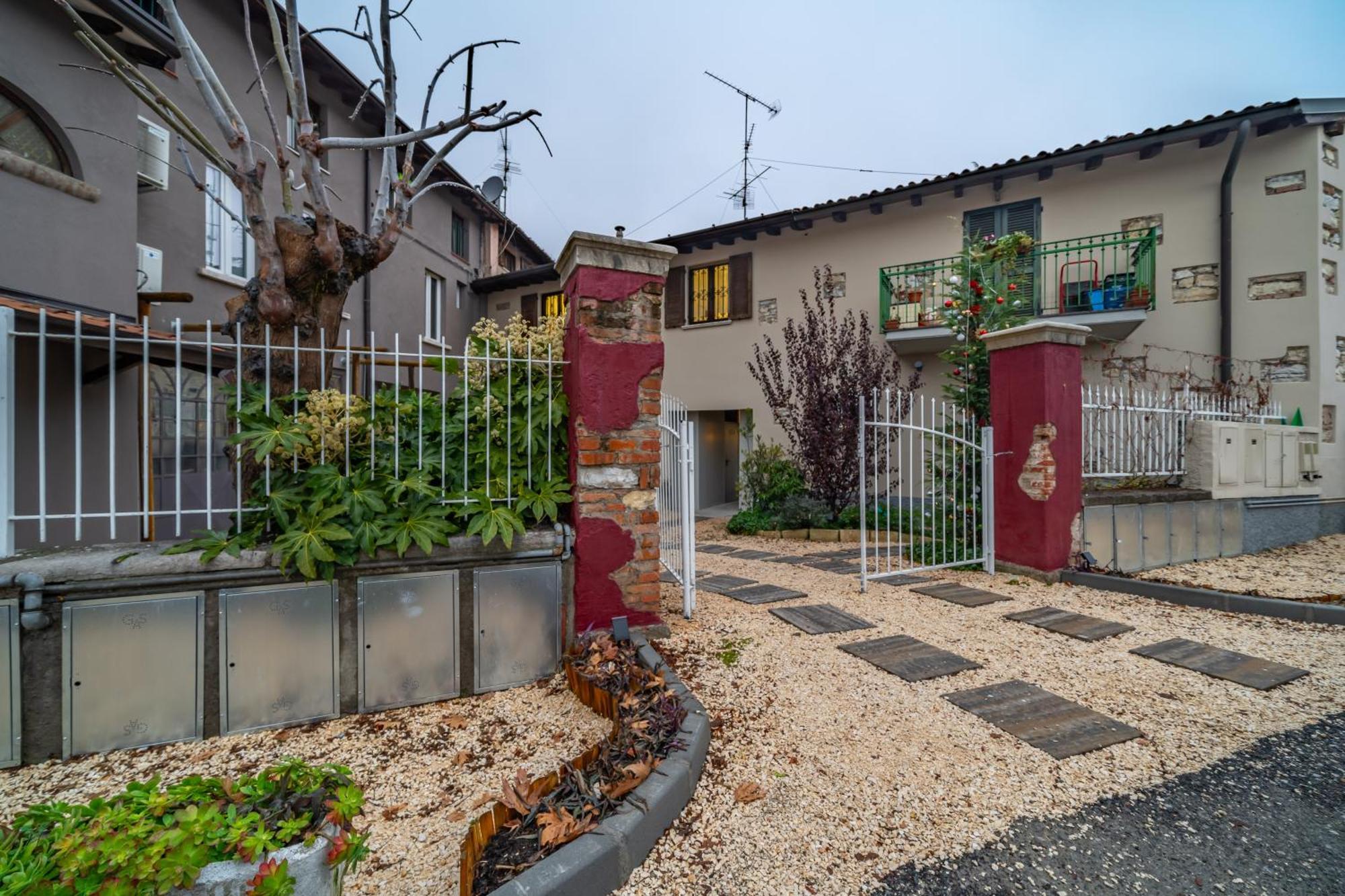 Cascina Conicchio - Metro Station - By Host4U Daire Brescia Dış mekan fotoğraf